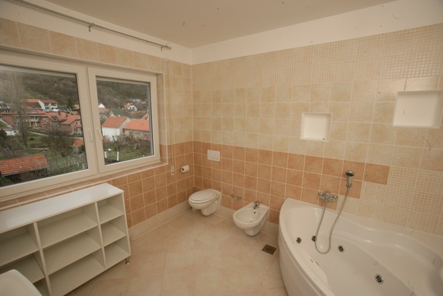 Gračanska cesta, Gračani, 300m²