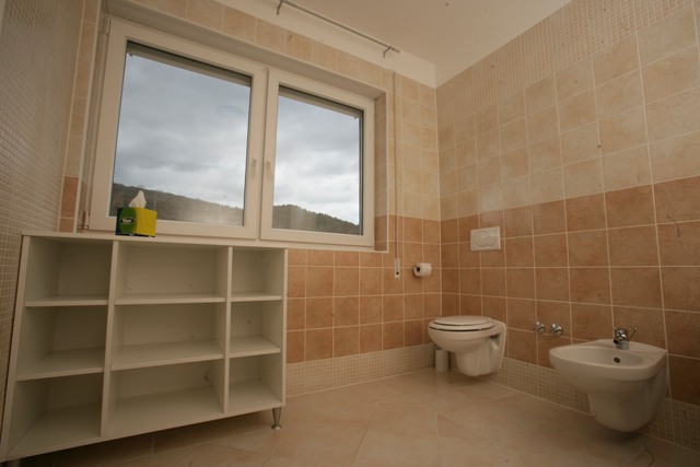 Gračanska cesta, Gračani, 300m²