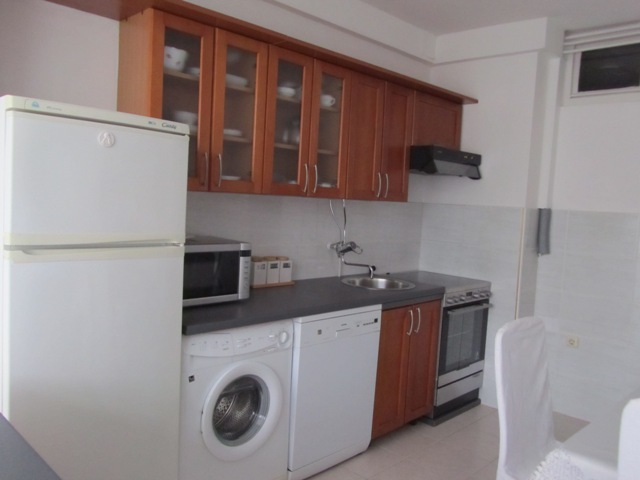 Lovćenska, Mlinovi, 100m²