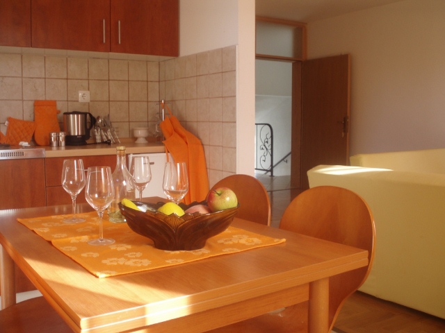 Otok Krk (Čižići), zgrada sa apartmanima / hotel, Kvarner, 430m²