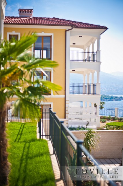 Novi Vinodolski (Povile) novoizgrađena vila uz more, Kvarner, 280m²