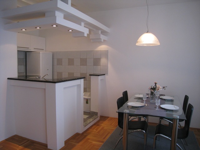 Trg žrtava fašizma, Center, 100m²