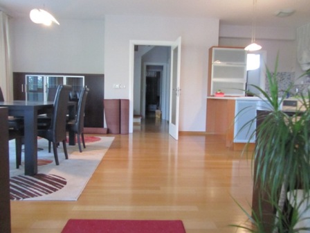 Vrhovec, Vrhovec, 220m²