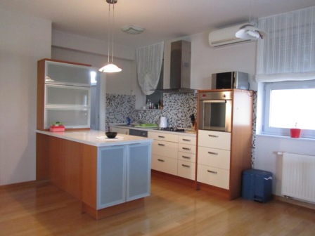 Vrhovec, Vrhovec, 220m²