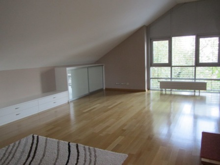 Vrhovec, Vrhovec, 220m²