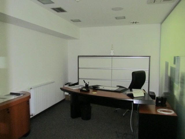 Radnička cesta, Zavrtnica, 255m²