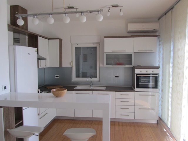 Kulmerska, Šestine, 174m²