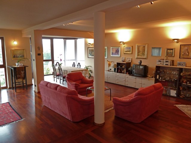 Razgled, Mlinovi, 640m²