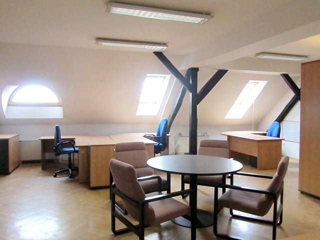 Trg žrtava fašizma, Centar, 220m²