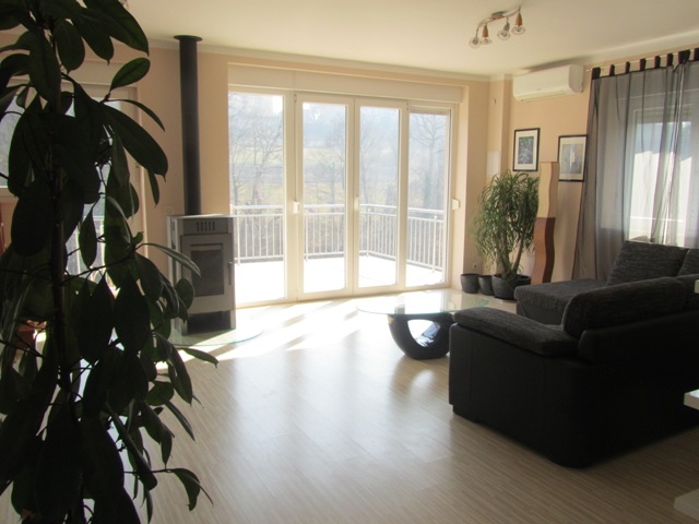 Šercerova, Vrhovec, 120m²