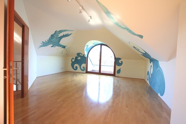 Kameniti stol, Remete, 320m²