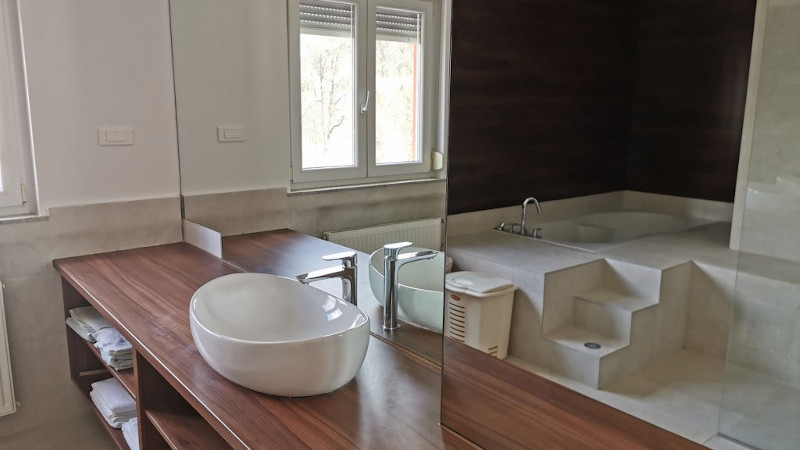 Kameniti stol, Remete, 120m²