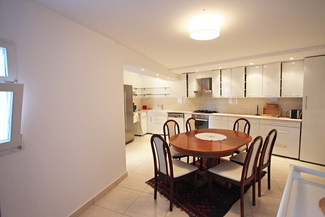 Rokov perivoj, Tuškanac, 130m²