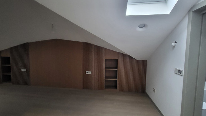 Vladimira Nazora, Tuškanac, 188m²