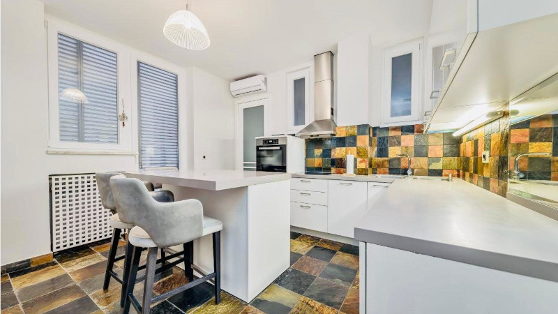 Trg bana Jelačića, Centar, 160m²