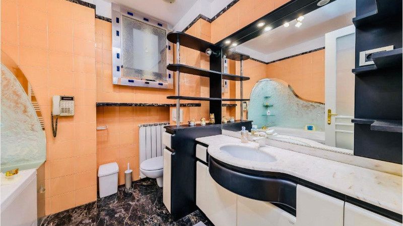 Trg bana Jelačića, Centar, 160m²