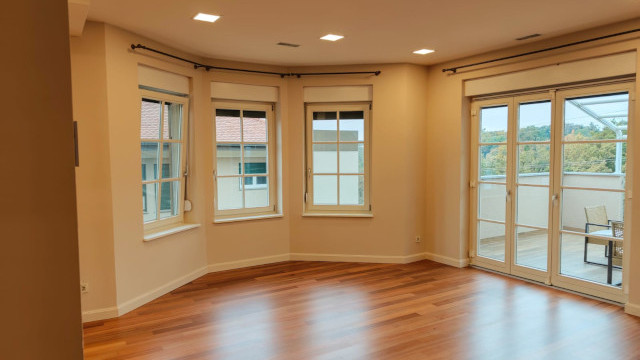 Kameniti stol, Remete, 198m²