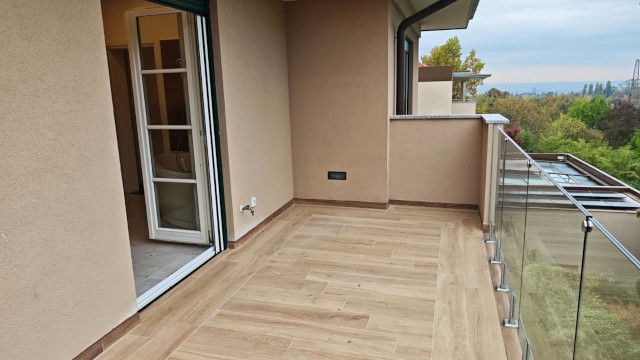 Kameniti stol, Remete, 198m²