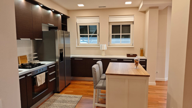 Kameniti stol, Remete, 198m²