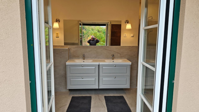 Kameniti stol, Remete, 198m²