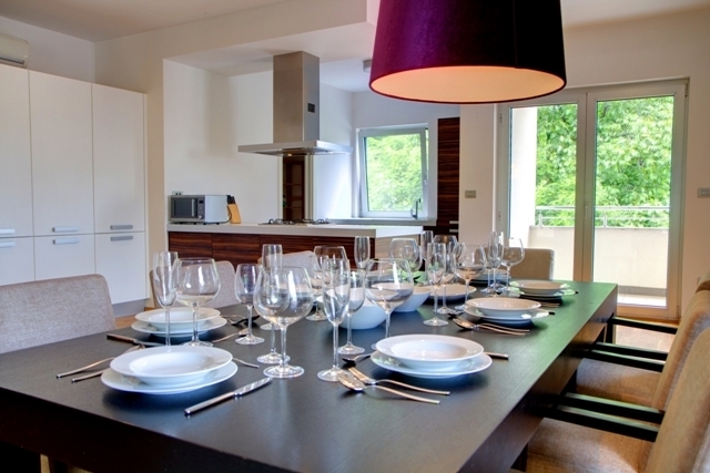 Šercerova, Vrhovec, 202m²